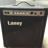 Se regala amplificador de Bajo, marca Laney
